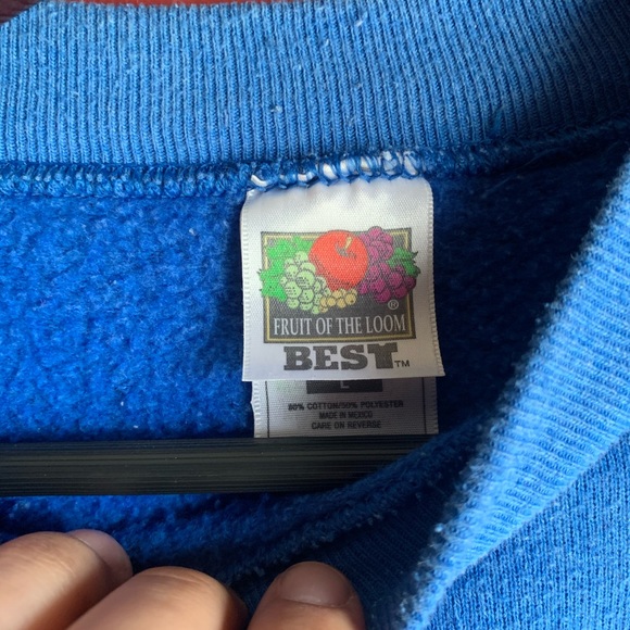 🔥VINTAGE EMBROIDERED USA CREW NECK🔥 - Picture 3 of 4